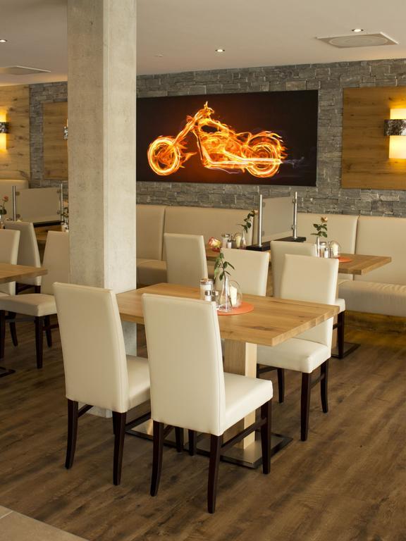 Alpenflair Hotel บุคโลเออ ภายนอก รูปภาพ